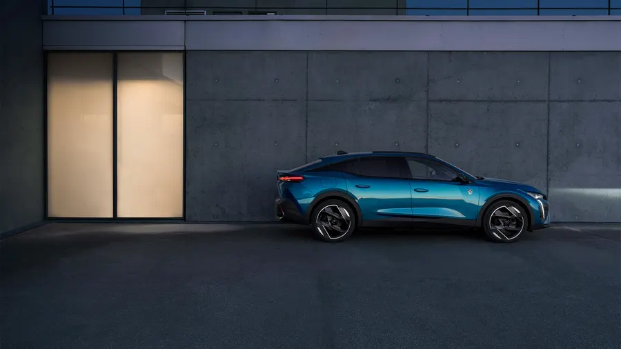 Peugeot 408 - Interior